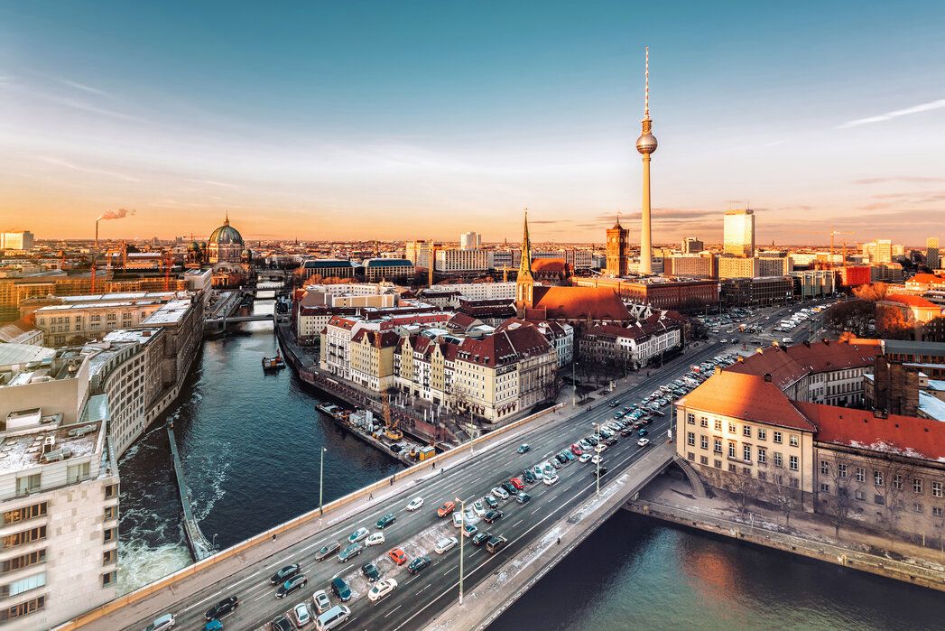 Case Study: How a 120-Room European Hotel Switched to Cloud IPTV in 3 Days